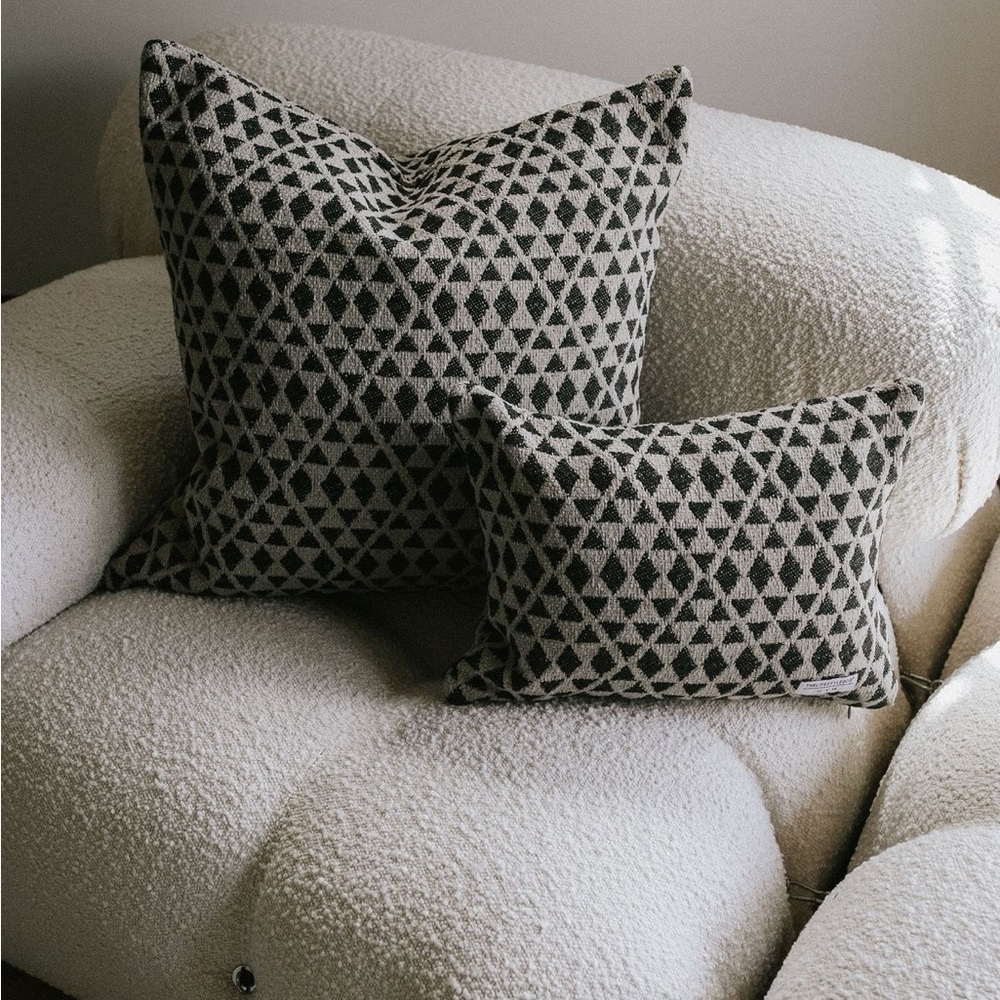 NWT The Lifestyled Co. Geometric Pattern Throw Pillow 22x22